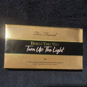 Too Faced Born This Way Highlighter Palette - Tan